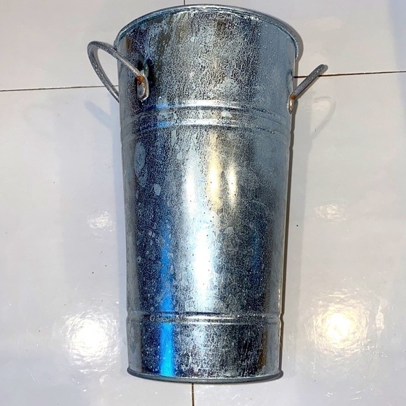 Weathered silver tone metal vase with handles. Plastic liner. 9” by 5”. - Picture 2 of 4